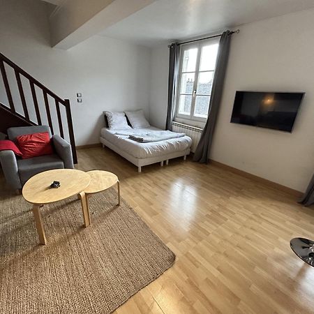 Duplex Cosy Flat - Hyper-Centre Senlis Apartment Senlis  Bagian luar foto